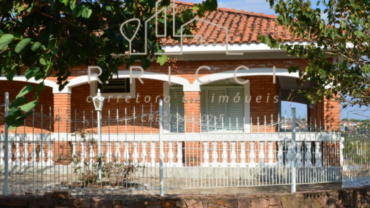Oportunidade Única no Jardim Buriti em São Pedro: Estilo Colonial, 648 m² de Terreno e Vista Panorâmica!